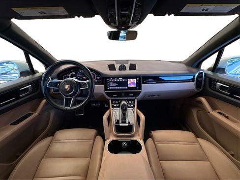 Used 2022 Porsche Cayenne image 22