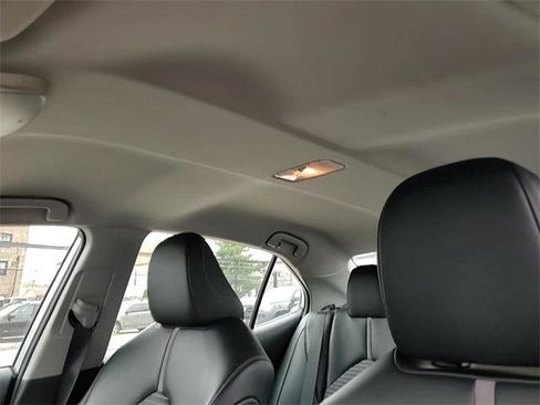 Certified 2022 Toyota Camry SE image 20