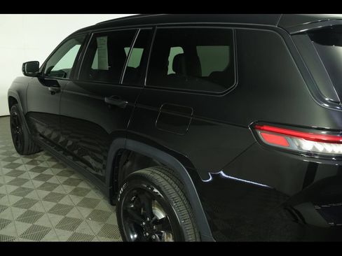 Used 2023 Jeep Grand Cherokee L Laredo AWD/4WD image 18