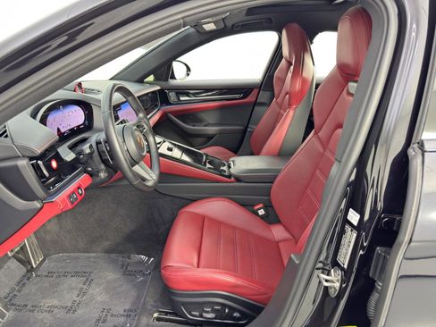 Used 2024 Porsche Panamera image 17
