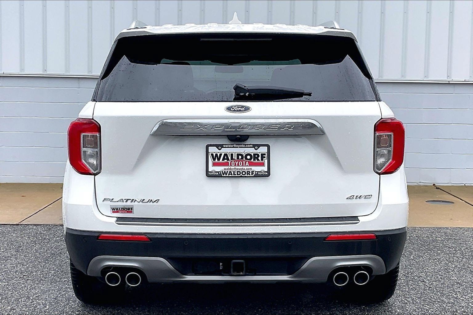 Used 2024 Ford Explorer Platinum w/ Technology Package AWD/4WD image 5
