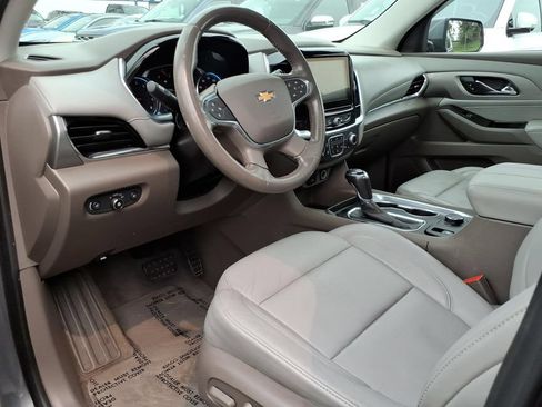 Used 2019 Chevrolet Traverse LT w/ LT Premium Package AWD/4WD image 14