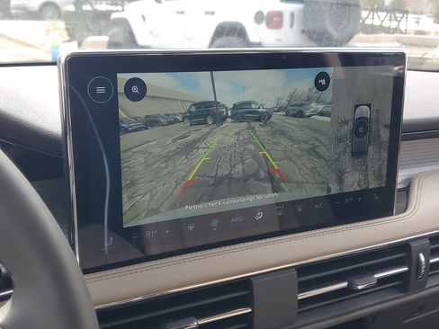 Certified 2024 Lincoln Corsair Premiere w/ Equipment Group 101A image 17