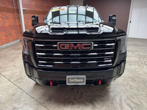 Used 2024 GMC Sierra 2500 AT4 w/ AT4 Premium Plus Package AWD/4WD image 8