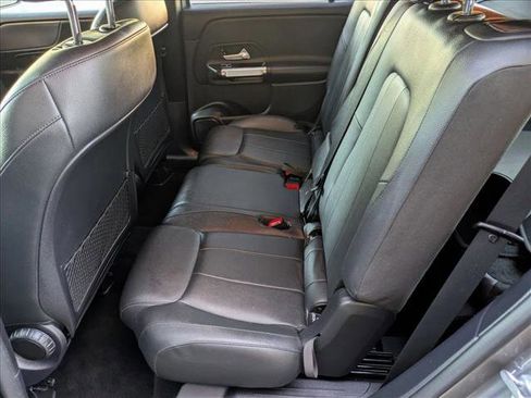 Used 2022 Mercedes-Benz GLB 250 image 17