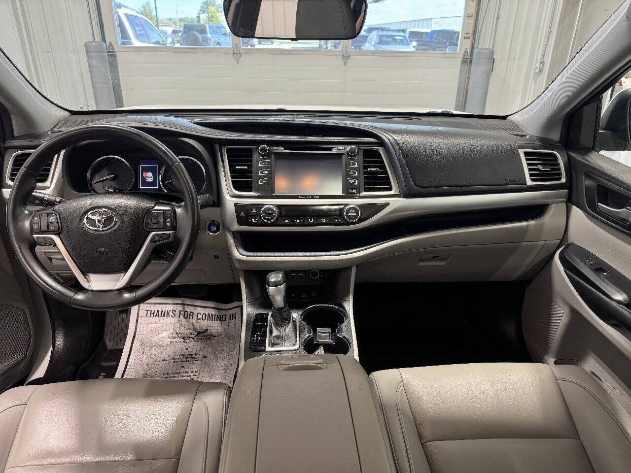 Used 2019 Toyota Highlander XLE AWD/4WD image 27