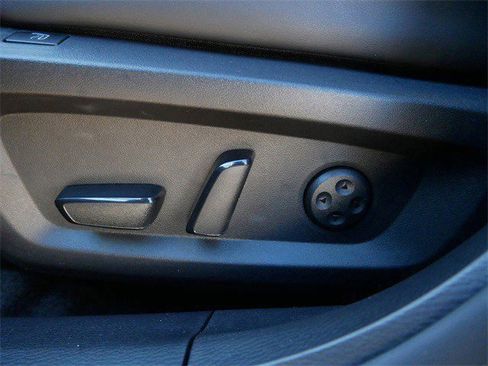 Used 2025 Mitsubishi Outlander SEL Black Edition image 17