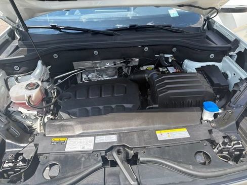 Used 2025 Volkswagen Atlas Cross Sport SE AWD/4WD image 12
