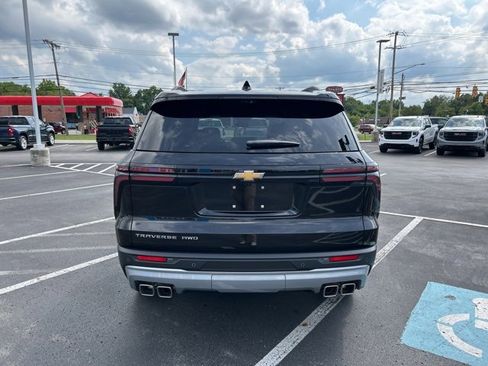 New 2026 Chevrolet Traverse LT w/ Enhanced Driving Package image 3