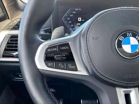 Used 2025 BMW X7 M60i image 26