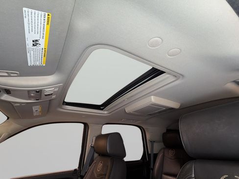 Used 2013 Cadillac Escalade Platinum AWD/4WD image 31