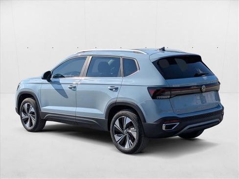New 2025 Volkswagen Taos SE image 9
