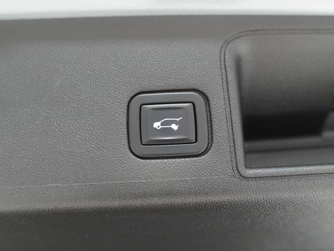 Used 2023 GMC Terrain SLT w/ LPO, 'HIT The Road' Package FWD image 35