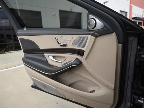 Used 2015 Mercedes-Benz S 63 AMG 4MATIC Sedan w/ Executive Rear Seat Package image 26