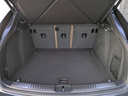 Used 2025 Porsche Macan Base image 13