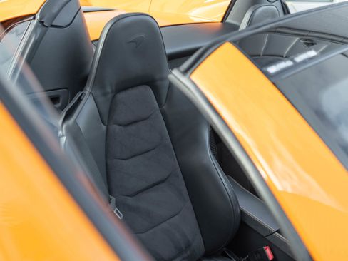 Used 2013 McLaren MP4-12C Spider image 29