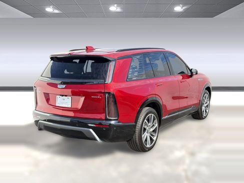 New 2026 Cadillac Vistiq Luxury w/ LPO, Floor Liner Package AWD/4WD image 8