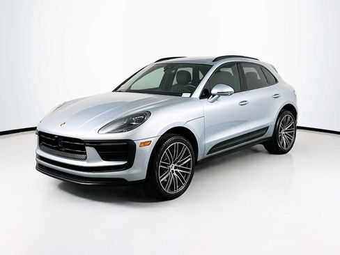 Certified 2026 Porsche Macan AWD/4WD image 1