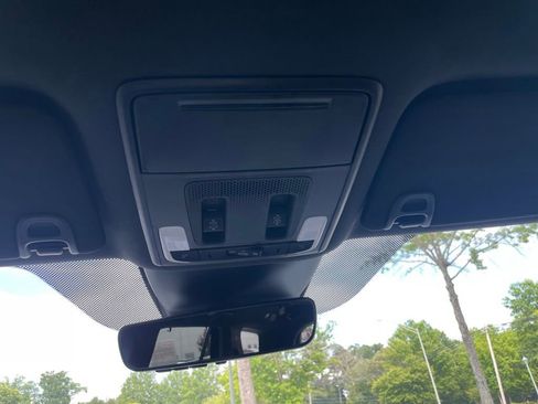 Used 2025 Honda Pilot Black Edition image 17