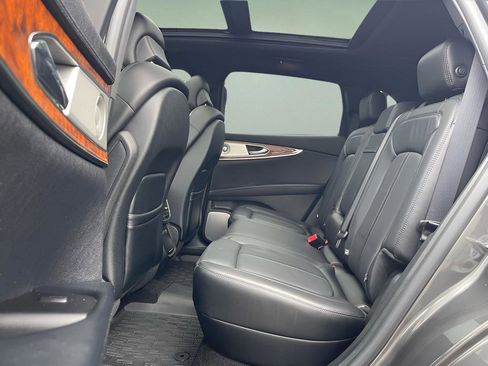 Used 2020 Lincoln Nautilus Reserve w/ Equipment Group 202A image 15