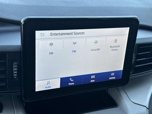 Used 2023 Ford Explorer XLT image 13