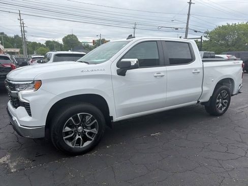 Used 2024 Chevrolet Silverado 1500 LT AWD/4WD image 3