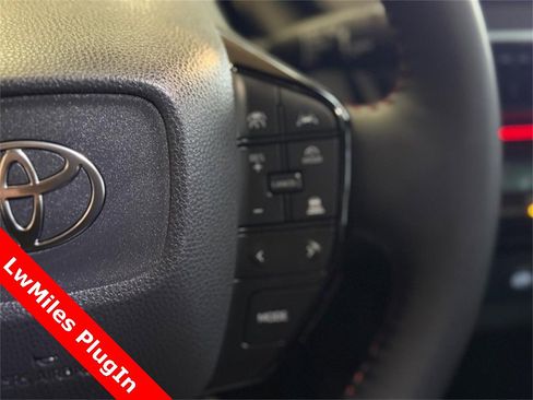 Used 2025 Toyota Prius Plug-In Hybrid image 20