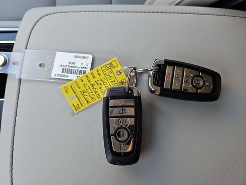 Used 2025 Lincoln Aviator Reserve w/ Equipment Group 201A AWD/4WD image 15