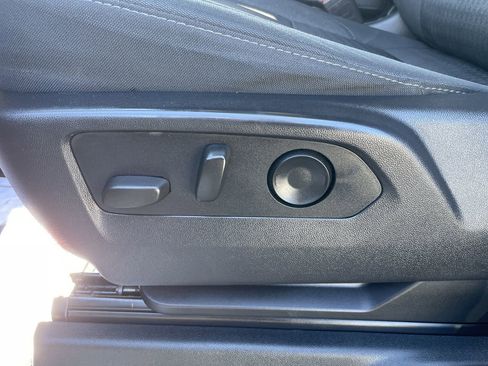 Used 2024 Chevrolet Silverado 2500 LT w/ Convenience Package image 12