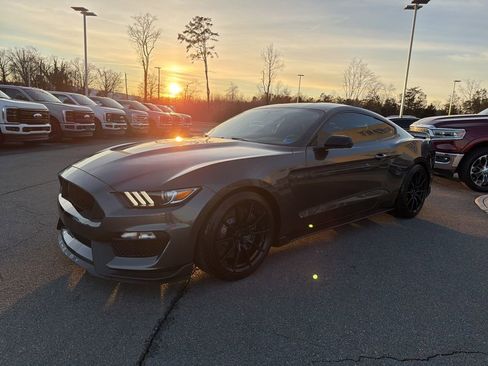 Used 2017 Ford Mustang Shelby GT350 image 7