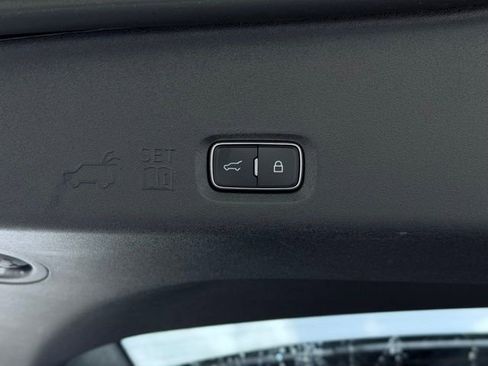 Used 2025 Ford Expedition Active AWD/4WD image 18