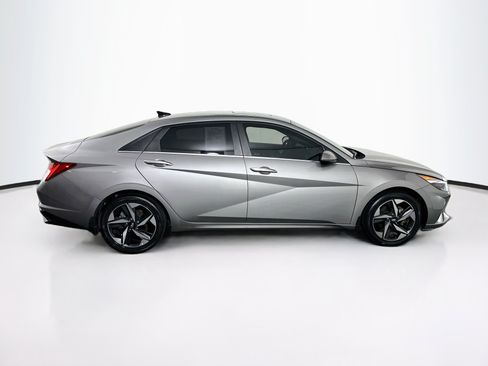 Used 2023 Hyundai Elantra Limited FWD image 10