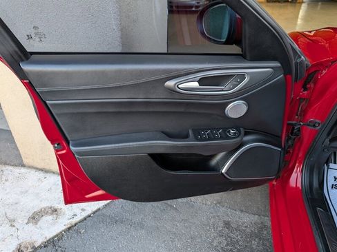 Used 2019 Alfa Romeo Giulia Ti Sport w/ Quick Order Package 22U Sport image 18