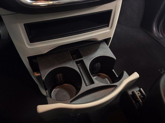 Used 2019 Dodge Grand Caravan SE w/ UConnect Hands-Free Group FWD image 39