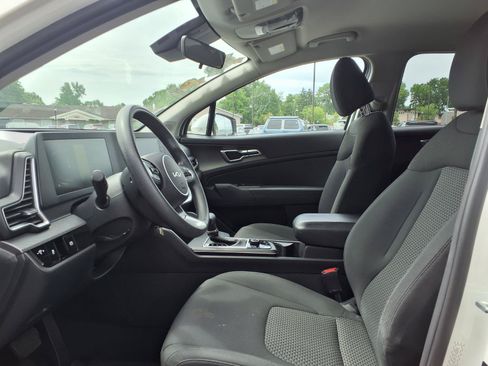 Used 2023 Kia Sportage LX AWD/4WD image 26