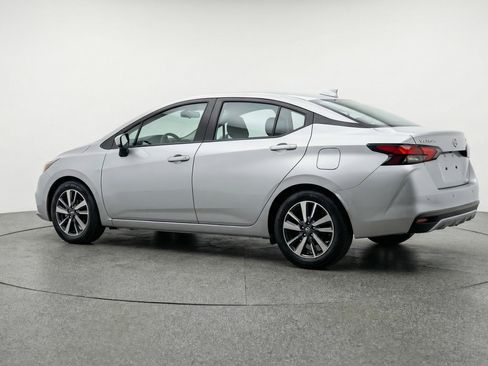 Used 2025 Nissan Versa SV image 6