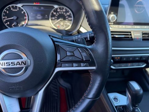 Used 2021 Nissan Altima 2.5 SR w/ SR Premium Package image 18