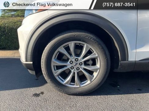 Used 2020 Ford Explorer XLT w/ Equipment Group 202A AWD/4WD image 5