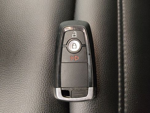 Used 2023 Ford Edge SEL image 32