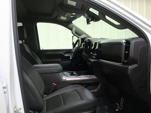 Used 2025 Chevrolet Silverado 2500 LTZ w/ LTZ Plus Package image 18