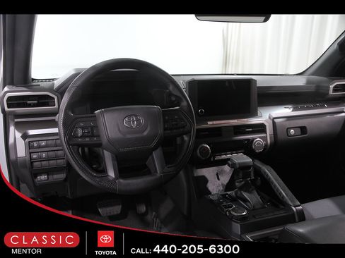Certified 2025 Toyota Tacoma SR5 AWD/4WD image 6