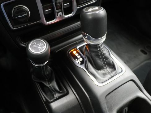 Used 2024 Jeep Wrangler Unlimited Sahara w/ Technology Group image 29