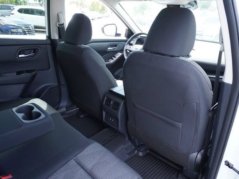 Certified 2026 Nissan Rogue SV FWD image 10