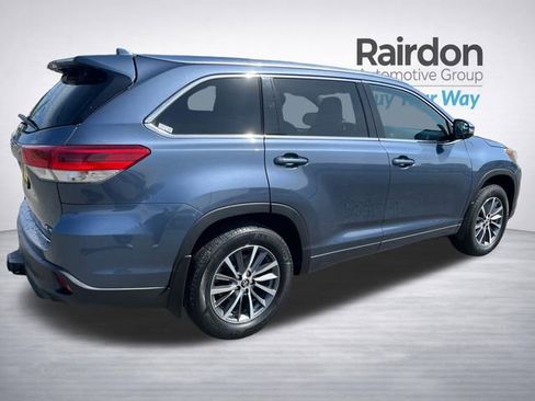 Used 2018 Toyota Highlander XLE AWD/4WD image 9