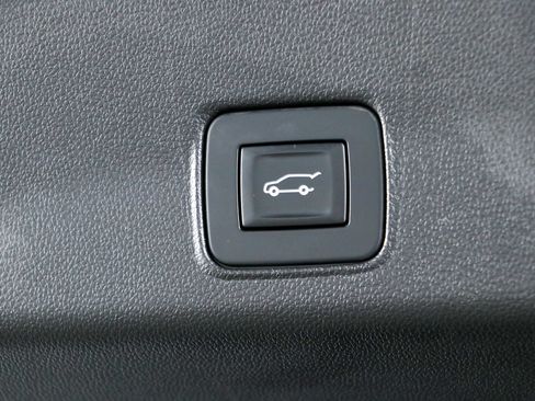 Used 2021 Chevrolet TrailBlazer LT w/ Sun and Liftgate Package FWD image 30