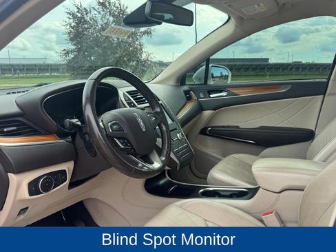 Used 2018 Lincoln MKC Select w/ Select Plus Package AWD/4WD image 9