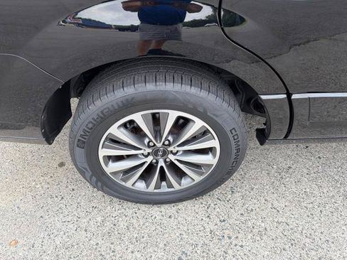 Used 2016 Lincoln Navigator Select AWD/4WD image 14