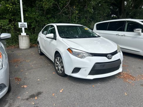 Used 2015 Toyota Corolla LE FWD image 5