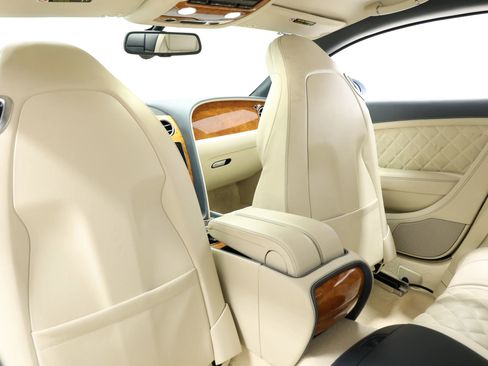 Used 2016 Bentley Continental GT image 40