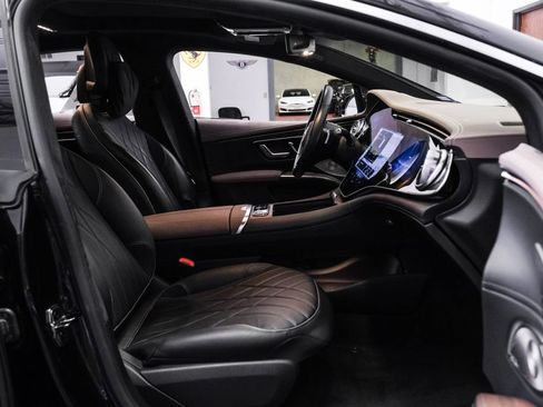 Used 2022 Mercedes-Benz EQS 580 4MATIC Sedan image 31